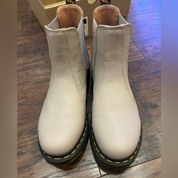 NWT /in Box ‼️ Dr Martens 2976 Vintage Taupe Chelsea Boots - Size US 9 - Picture 7 of 13